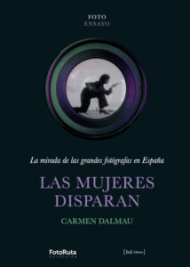 las mujeres disparan